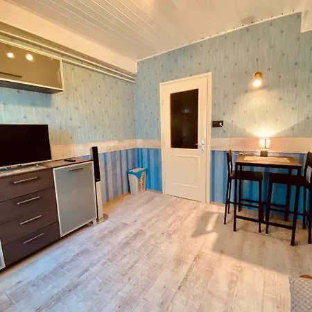Apartment Sailor's *